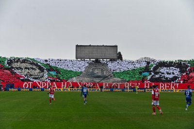 Сектор "Г": "Армейската" мощ срещу "синия" шум