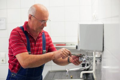 Над 360 000 българи продължават да работят и след пенсия