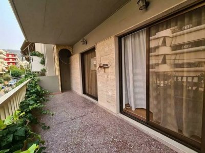 Атина е пред имотен взрив