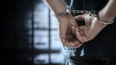 Мъж остава в ареста след закана за убийство на жена си