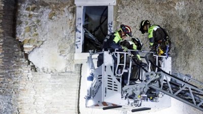 Почина работник, пострадал при срутването на средновековна кула в Рим