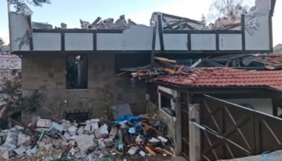 Уж ремонт: Багер напълно събори бившия сарай на Доган в Бояна (ВИДЕО)