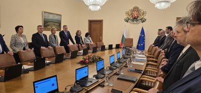 "Политико": Недостигът на гориво може да ускори падането на българското правителство