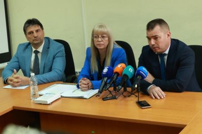 Разбиха група, превозвала мигранти до сръбската граница, взимали 3000-5000 евро на човек