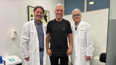 Медицинско светило оперира рамото на Христо Стоичков