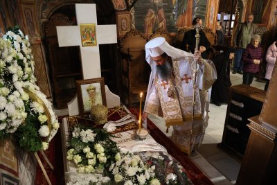 13 години без патриарх Максим: Даниил се поклони на гроба му