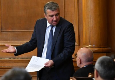 Драгомир Стойнев: Влизаме в контакт със САЩ, за да се търси решение за санкциите срещу "Лукойл"