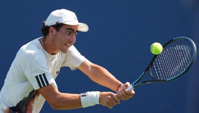 Иван Иванов дебютира при мъжете, подобрява рекорд на Гришо