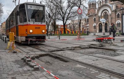 Софийски неволи: Ремонт на трамвайно трасе променя движението в града