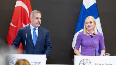 Финландия преподава на Турция уроци за Османската империя