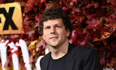 Голямо сърце: Актьорът Джеси Айзенбърг ще дари бъбрек на непознат човек