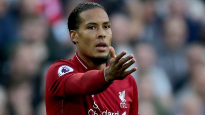 Ван Дайк не остана длъжен на Рууни