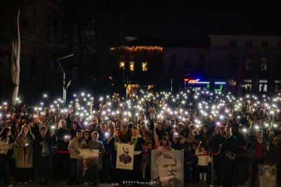 Факелно шествие озари Враца в навечерието на Деня на народните будители