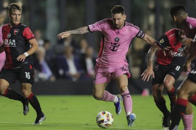 Меси: Представях си, че цял живот ще играя в Барса