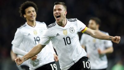 Подолски вече поглежда към изхода на голямата сцена