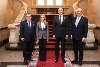 Рая Назарян на среща с двама британски депутати