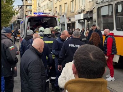 Първо в Lupa.bg: Трамвай 10 блъсна момиче на "Славейков"