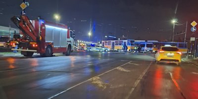 МЪЛНИЯ! Жестоко меле с два трамвая и бус на "Мария Луиза (СНИМКИ)