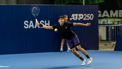 Без грижи за младата ни надежда Иванов