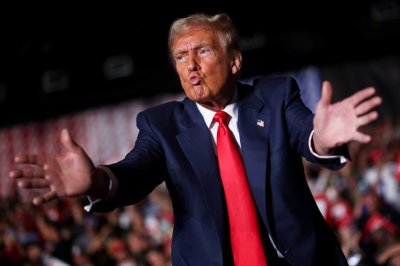 Би Би Си се извини на Тръмп