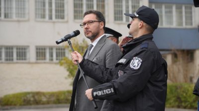 Даниел Митов: Не е вярно, че администрацита в МВР е раздута