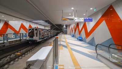 Затвориха линия 3 на метрото за почивните дни