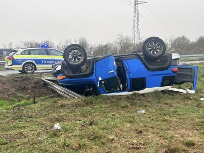 Джип затисна шофьора си след тежка катастрофа край Казанлък (СНИМКИ)