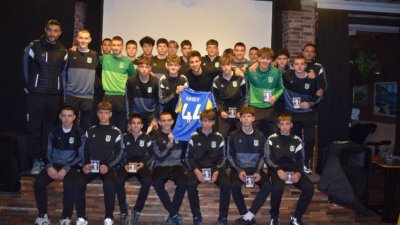 Илия Груев изненада и зарадва хлапета