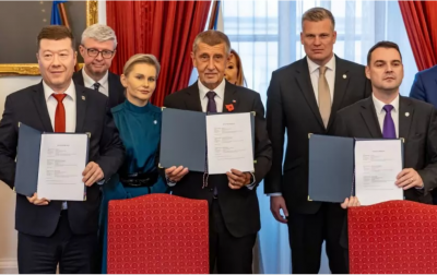 Чехия свали знамето на Украйна от сградата на парламента