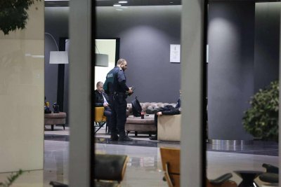 ДАНС проверява рафинерията и офисите на "Лукойл" (СНИМКИ)