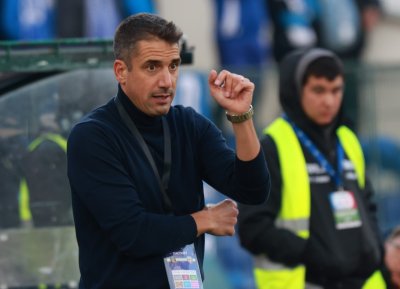 Веласкес отива в агенцията на Аморим