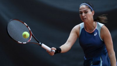 Шиникова докосва финала на двойки в Чехия