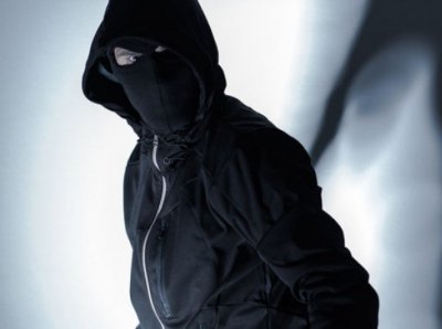 Арестуваха непълнолетен за въоръжен грабеж в Монтана