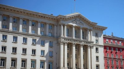 Тристранката ще заседава отново утре