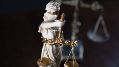 Оставиха в ареста мъжа, наръгал с нож жена в центъра на Благоевград