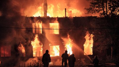 Четирима загинаха в горящ хоспис в Полша