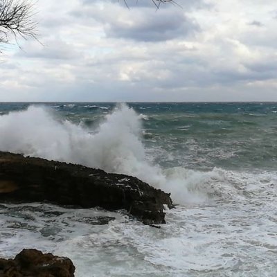Ураганни ветрове затвориха гръцките пристанища