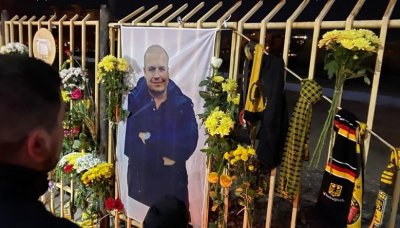 Фенове на Ботев почетоха паметта на Тоско пред Колежа