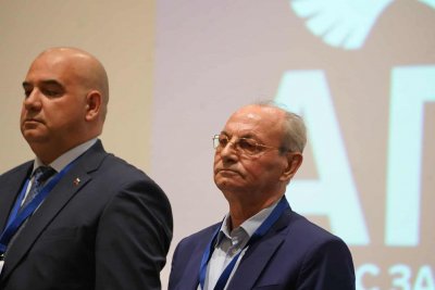 Верните на Доган Илхан Кючук и Хасан Азис обърнаха гръб на новата партия