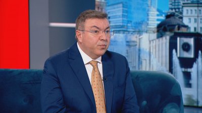 Проф. Костадин Ангелов: Заплатите за младите лекари са осигурени