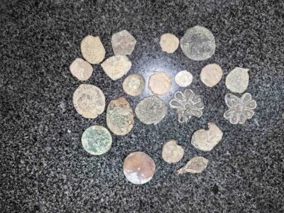 Откриха ценни артефакти в дома на мъж в Айтоско