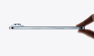 Въпреки слабите продажби "Епъл" не се отказва от ултратънкия айфон