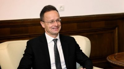 Министър на Орбан: Имаме интерес към "Нефтохим"