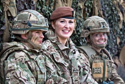Две трети от жените в британската армия са били притеснявани сексуално