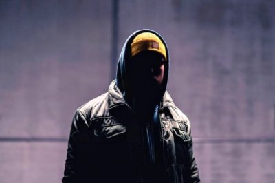 Задържаха младеж за грабеж на 71-годишен мъж в София