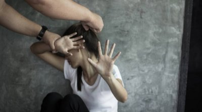 Ужас посред бял ден: Трима отвлякоха 20-годишна жена в Свиленград