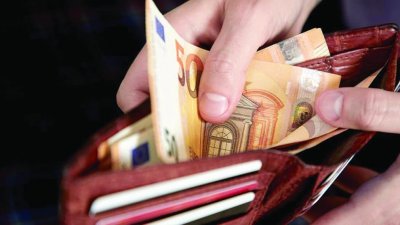 Най-ниските заплати в ЕС са в България, Унгария и Гърци