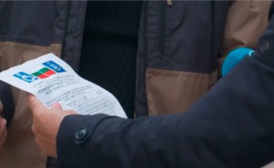 Мними глухи изнудват хората в големите магазин за дарения