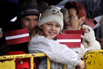 Латвия извежда принудително от страната над 1200 руски граждани