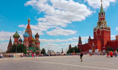 Екскурзии в Русия: Колко българи няма да видят Червения площад заради новите санкции?